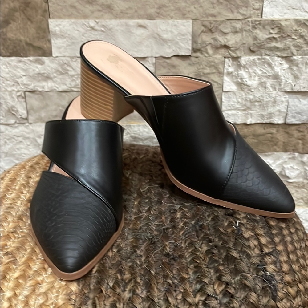 SYKTKMX Women's Black Mules with Textured Design Sz 10